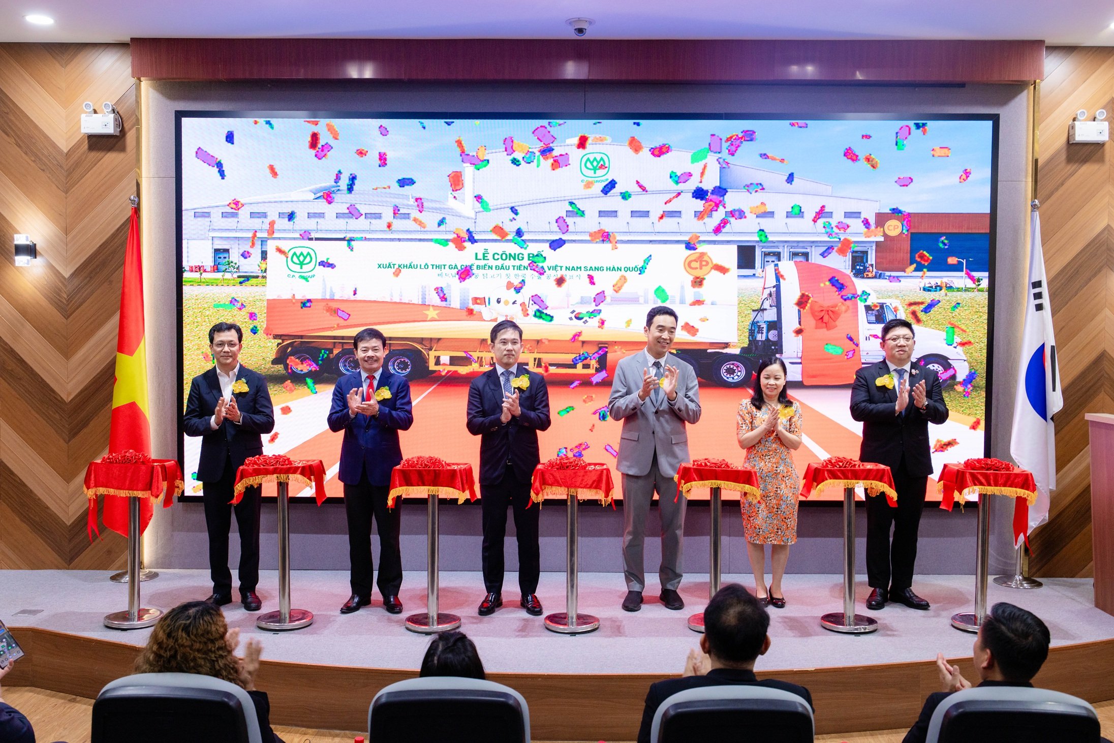 C.P. Việt Nam xuất khẩu lô thịt gà chế biến đầu tiên của Việt Nam sang Hàn Quốc